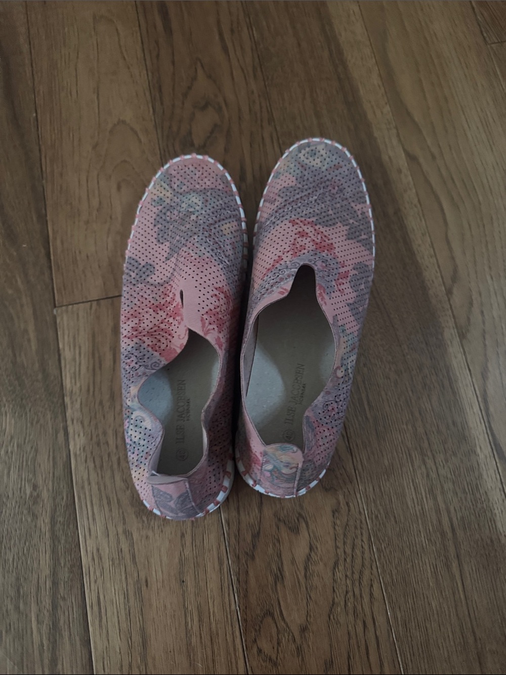 Breathable Pink Floral Slip-On Flats